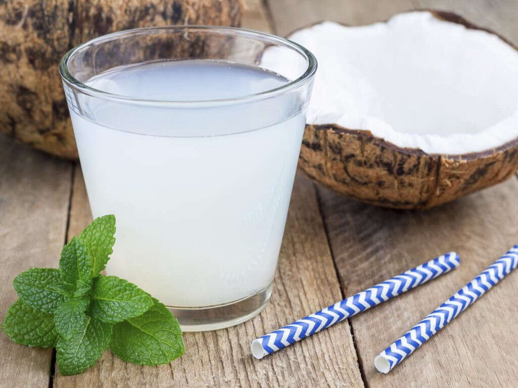 10 Benefits of Coconut Water