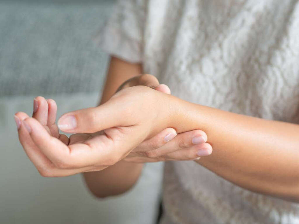 10 Broken Wrist Symptoms