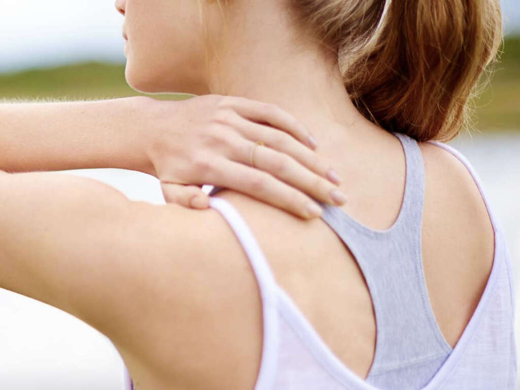 10 Dislocated Shoulder Symptoms