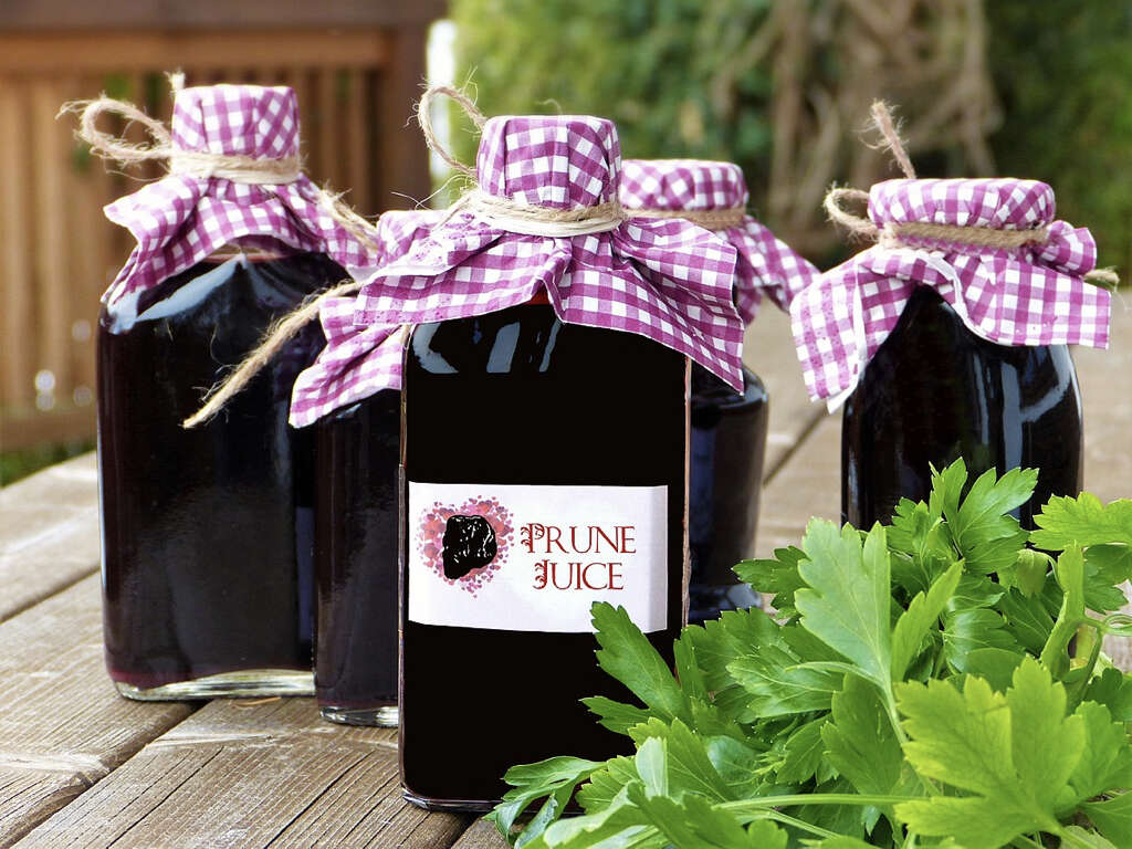 10 Health Benefits of Prune Juice
