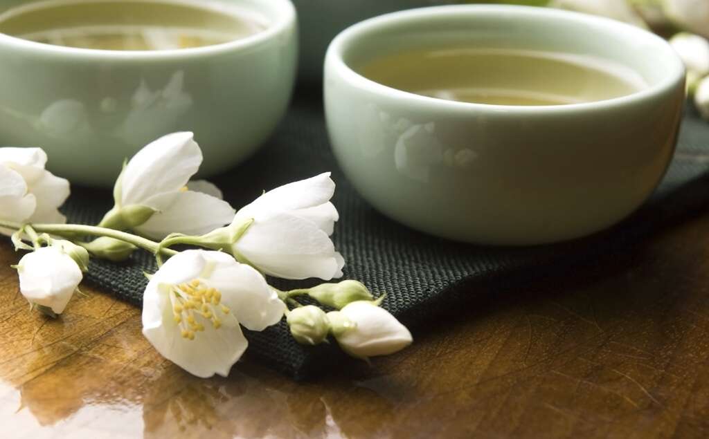 White Tea: 10 Benefits of White Tea