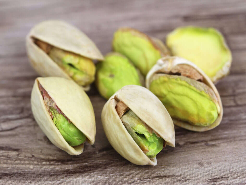 10 Health Benefits Of Pistachio Nuts